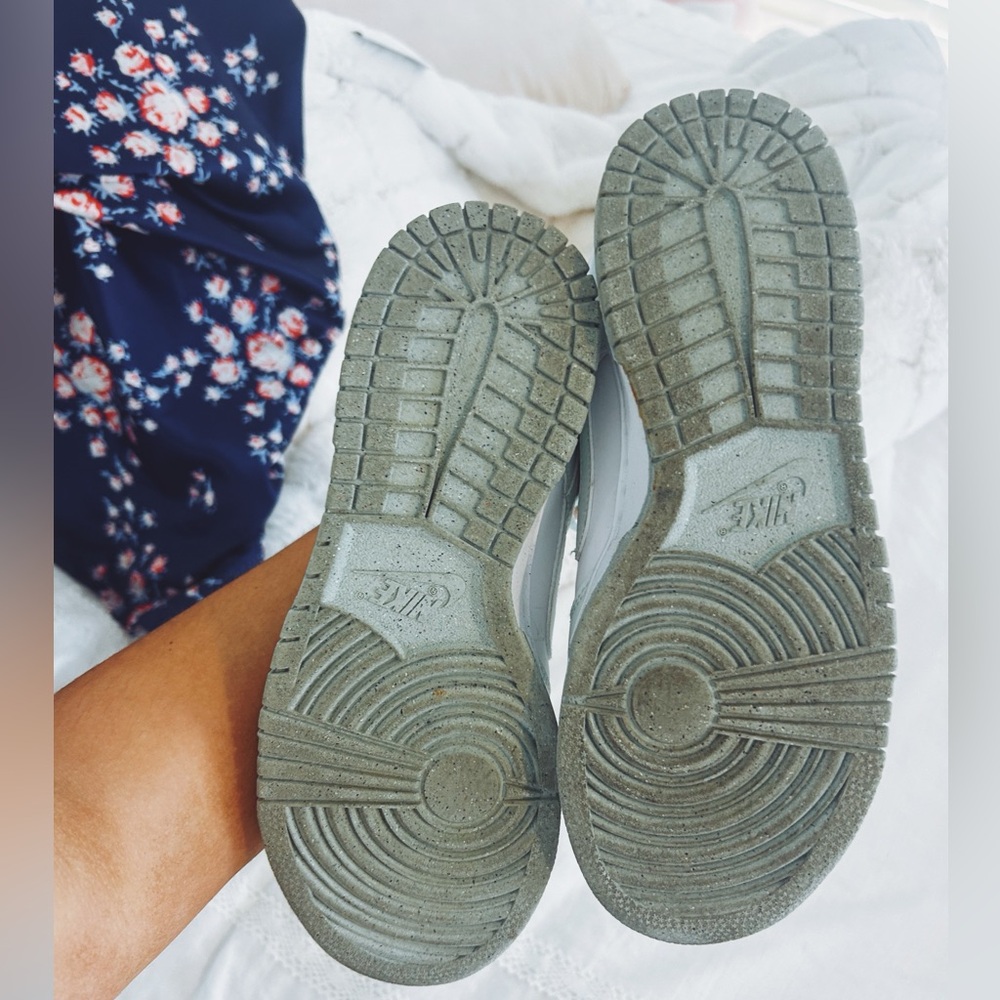 Nike Dunks Mint - image 3